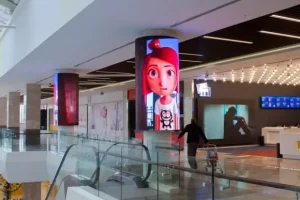 Colonne avec écrans publicitaires LED flexible FREEFORM